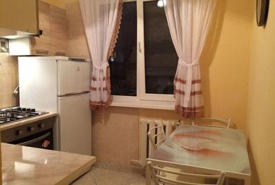 Apartament cu 3 camere decomandat în Apărătorii Patriei - 9