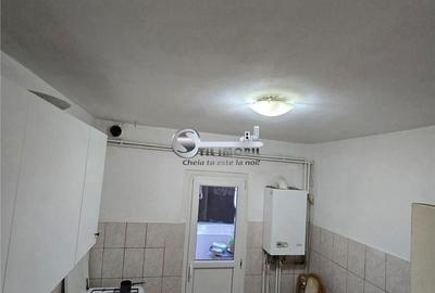Apartament cu 3 camere decomandat în Sud