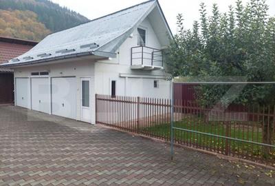 Casă cu 7 camere cu Teren 2000 Mp în Central - 7