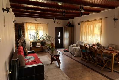 Casă cu 3 camere cu Teren 4858 Mp în Silistraru - 1