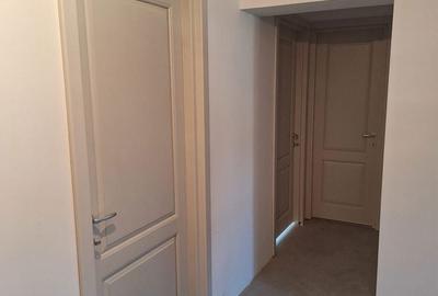 Apartament cu 3 camere decomandat în Traian - 2