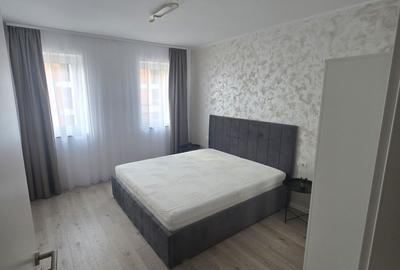 Apartament cu 2 camere decomandat în Tractorul - 12