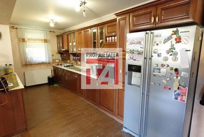 Casă cu Teren 1500 Mp în Central - 9