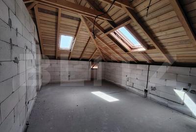 Casă cu 4 camere cu Teren 374 Mp în Central - 3