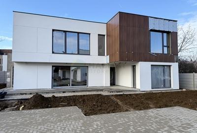 Complex boutique- 2 Vile individuale 6 camere - 5