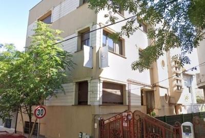 Casă individuală cu 12 camere cu Canalizare în Calea Călărașilor - 1