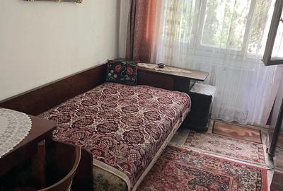 Apartament cu 3 camere semidecomandat în Șagului
