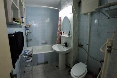 Apartament cu 3 camere decomandat în Florești