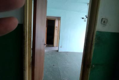 Apartament cu 2 camere semidecomandat în Pantelimon
