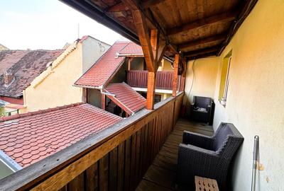 Casă cu 12 camere cu Canalizare în Orașul de Jos - 3