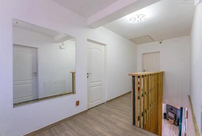 Casă cu 8 camere cu Teren 1100 Mp în Sohodol - 13