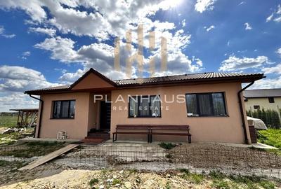 Casă cu 4 camere cu Teren 500 Mp în Cătălina - 2