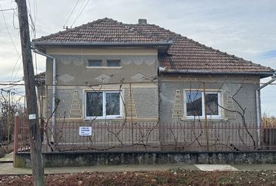 Casă cu 4 camere în Central - 1