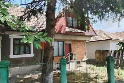 Casă cu 3 camere cu Teren 2038 Mp în Cujmir - 5
