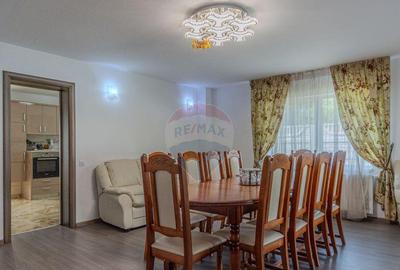 Casa / Vila cu 10 camere de vanzare in Moieciu de Jos - 13