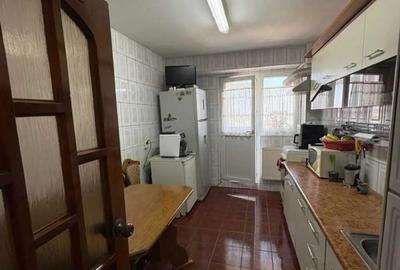 Apartament cu 3 camere decomandat în Micro 18 - 1