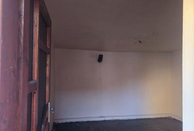 Casă cu 4 camere cu Teren 1000 Mp în Ciclova Română - 2