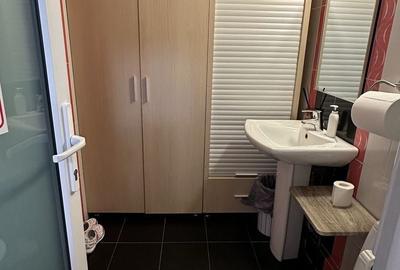 Spațiu comercial, de 69 mp, în Central - 4