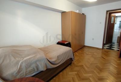 Apartament cu 3 camere decomandat în P-ța Unirii - 3