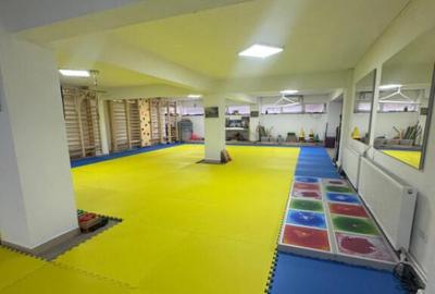 Spațiu comercial, de 185 mp, în Central - 4