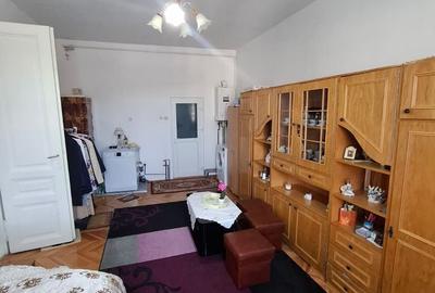 Apartament cu 3 camere nedecomandat în Central - 8