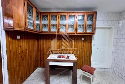 Apartament cu 3 camere decomandat în Aradului - 9