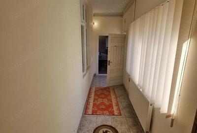 Casă cu 4 camere cu Canalizare în Capitol - 1