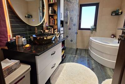 Casă cu 3 camere cu Teren 1818 Mp în Oituz - 4