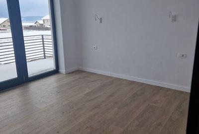 Casă individuală cu 4 camere cu Canalizare în Cristian - 3