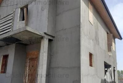 Casă cu 4 camere cu Teren 375 Mp în Cazasu