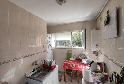 Apartament cu 3 camere nedecomandat în Astra - 1