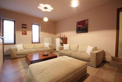 O casa deosebita cu Piscina - 14