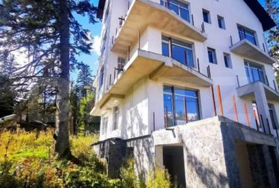 Casă cu 18 camere cu Teren 400 Mp în Central