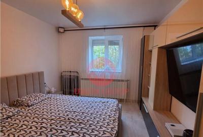 Casă cu 3 camere cu Canalizare în Valu lui Traian - 1