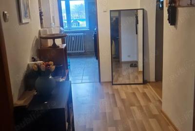 Apartament cu 3 camere decomandat în Decebal