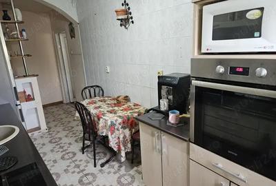 Apartament cu 3 camere decomandat în Central - 1