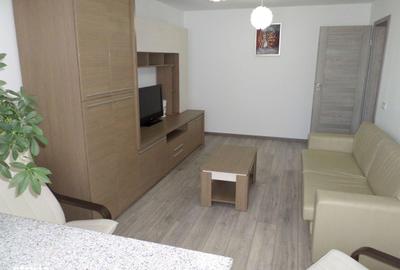 Apartament cu 3 camere decomandat în 9 Mai - 2