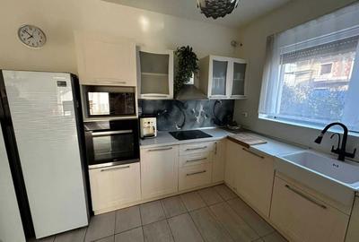 Casă cu 4 camere decomandat în Exterior Vest - 3