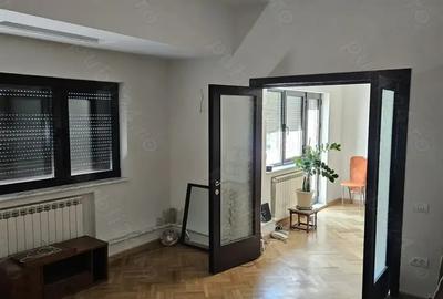 Apartament cu 4 camere în Moșilor - 6