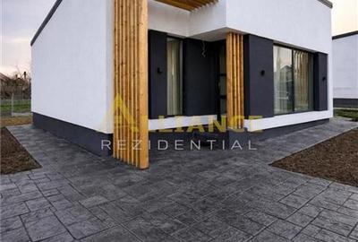 Casă individuală cu 4 camere cu Teren 355 Mp în Berceni - 1