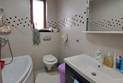 Apartament cu 3 camere decomandat în Recea - 3