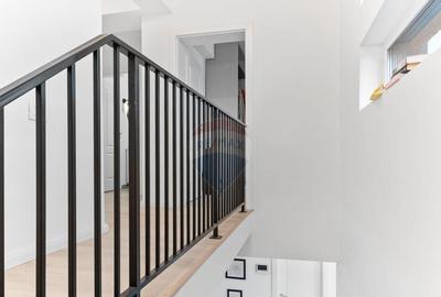 VANZARE Casa / Vila moderna cu 4 camere si curte Dragom... - 8