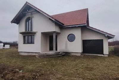 Casa cu etaj la stadiul de semifinisat avansat in Alesd - 2