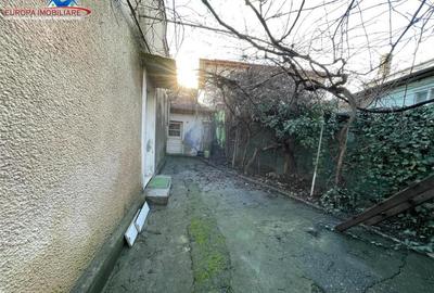 Casă cu 3 camere cu Canalizare în Central - 6