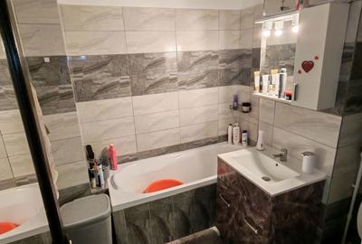 Apartament cu 3 camere decomandat în Piața Centrală - 7