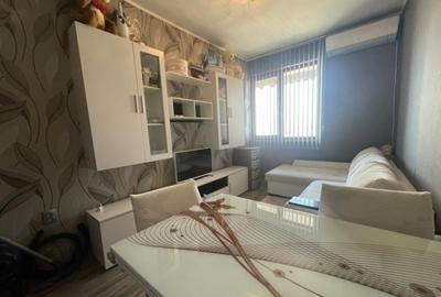 De vanzare 2 camere in zona Tractorul - 4