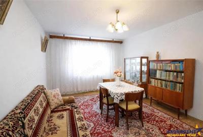Apartament cu 3 camere decomandat, mobilat în Noua - 10