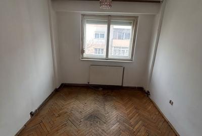 Apartament cu 3 camere decomandat în Micro 16 - 7