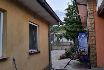 Casă cu 6 camere cu Teren 1100 Mp în Cozia - 1