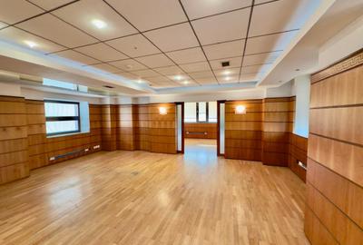 Birou, de 8,126 mp, în Victoriei - 19